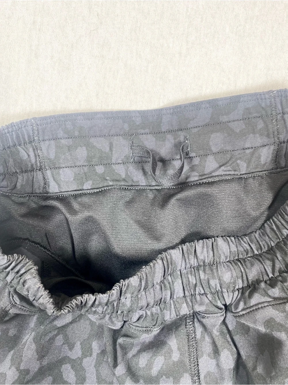 lululemon Speed Up 4” Shorts Heritage Camo Black Gray Sz 4